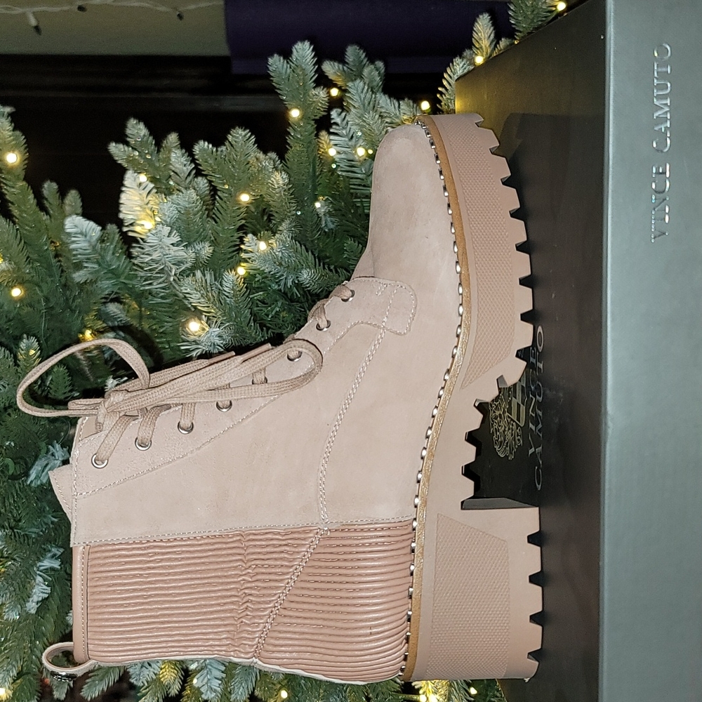 Vince Camuto Mauve Movelly Hiker Boot Size 10